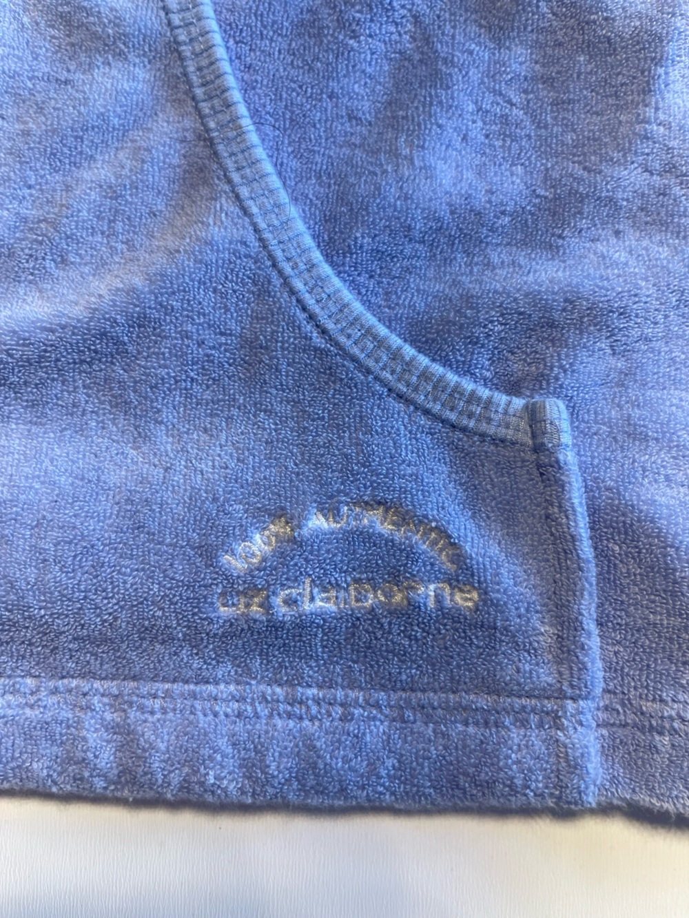 Liz Claiborne Light Blue Sleeveless Zip Terry Pullover with White Detail - Picture 4 of 6
